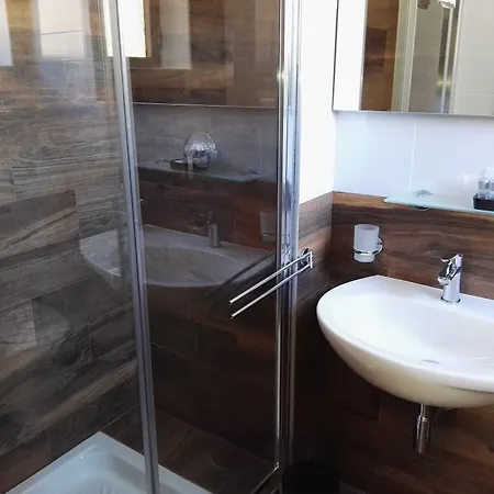 Tolli בית הארחה רומא