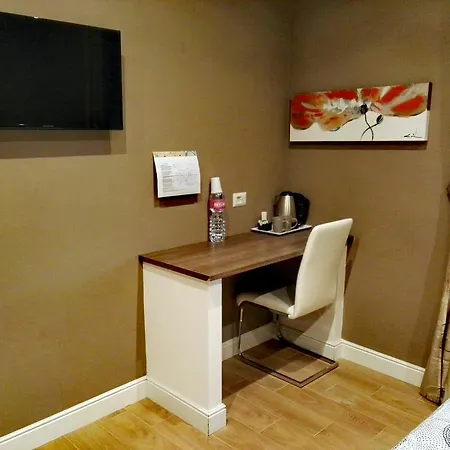 בית הארחה Tolli רומא